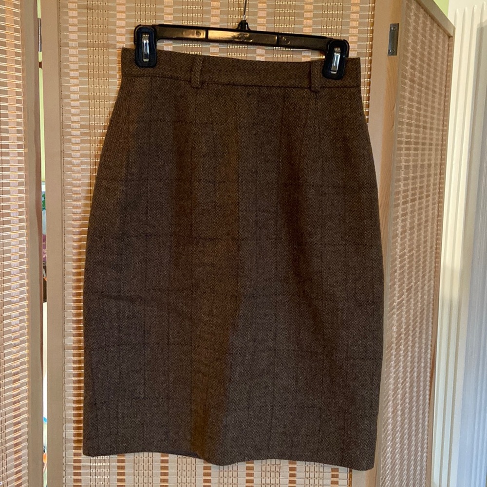 Classic Ralph Lauren blue label Tweed skirt. Size 6, 100% wool. Exc condition!
